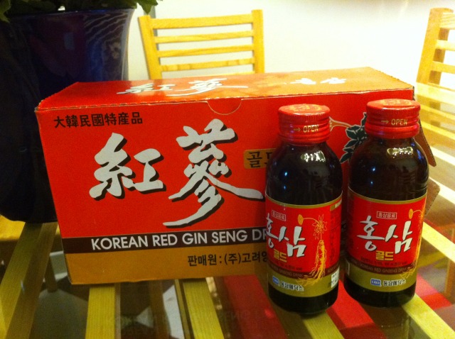 nước uống hồng sâm Hàn Quốc hộp 10 chai
